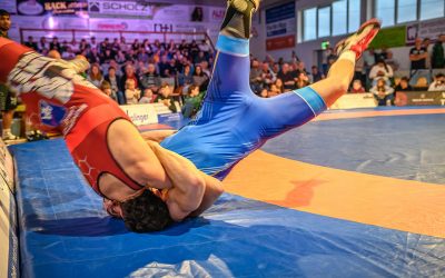 Gemeindederby in der ASV Halle – Samstag ganz im Zeichen des Ringens