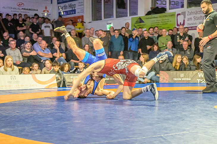 ASV Urloffen mit knappem Sieg weiter auf Meisterschaftskurs. Joshua Knosp und Domenik Chelo drehen den Mannschaftskampf gegen den ASV Hüttigweiler